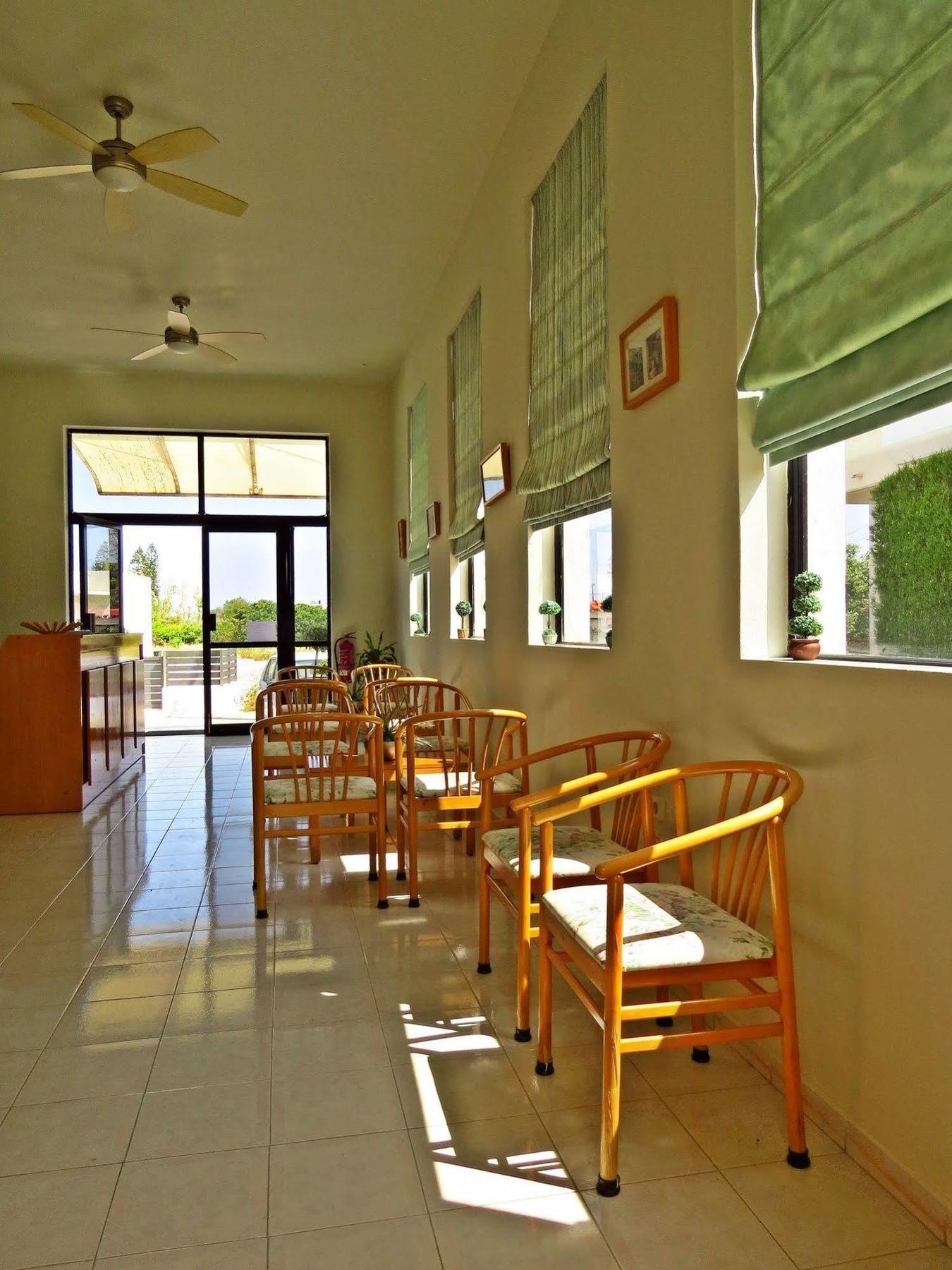 Debby Apartments Ialysos  Buitenkant foto