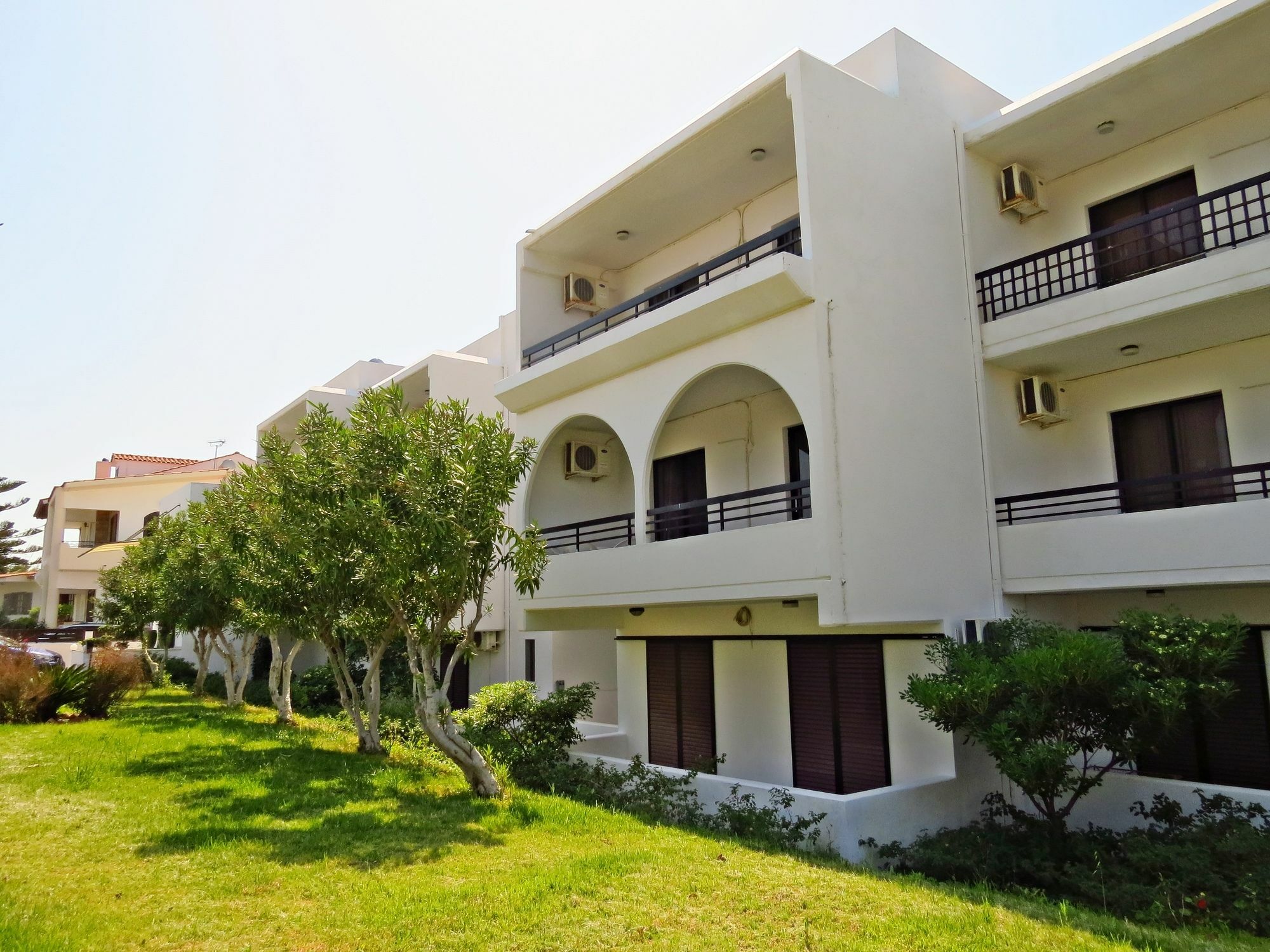 Debby Apartments Ialysos  Buitenkant foto