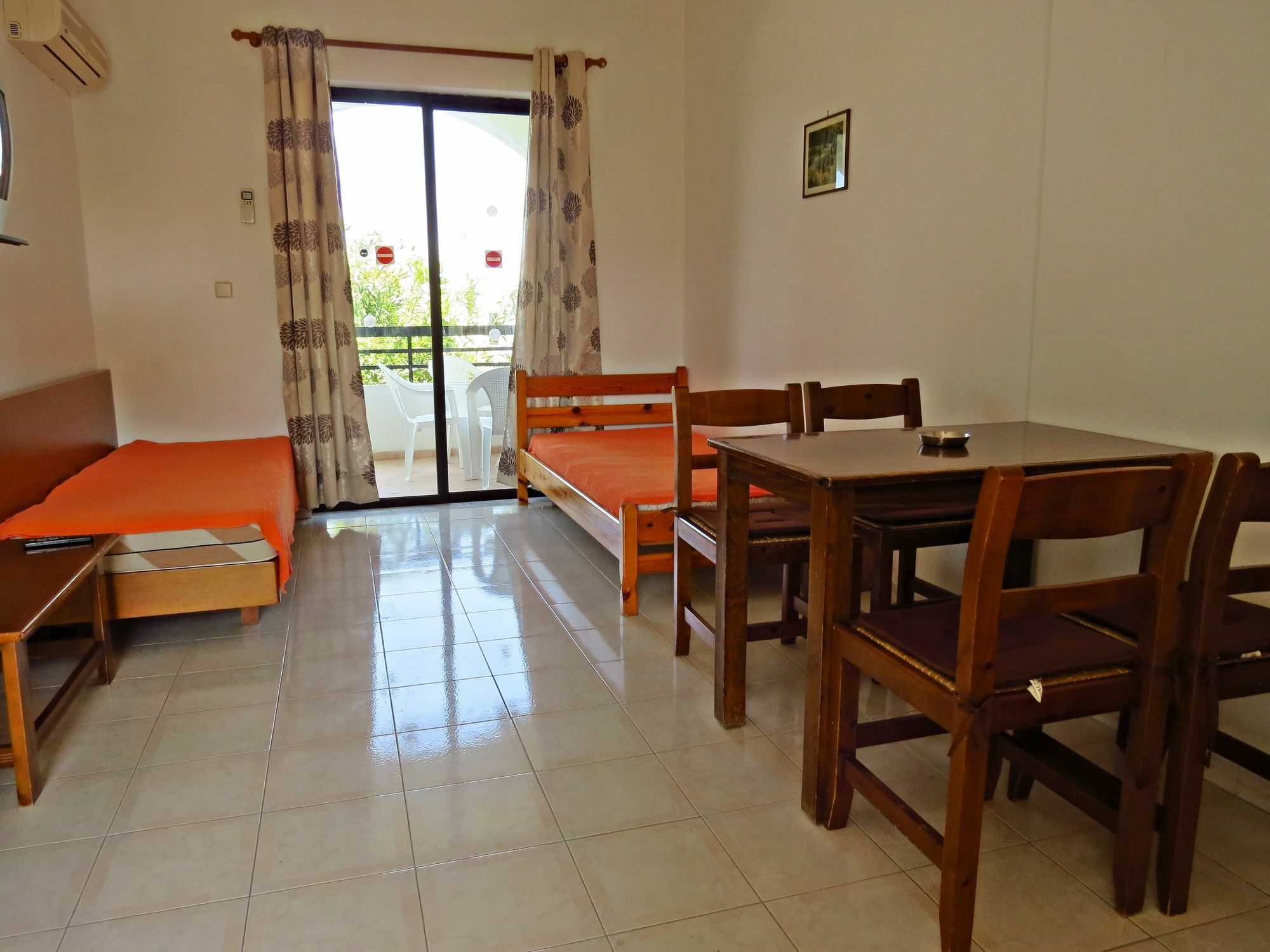 Debby Apartments Ialysos  Buitenkant foto