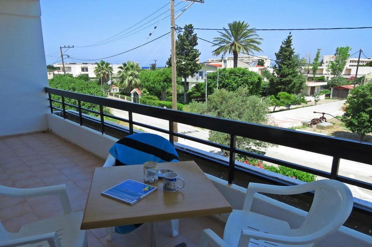 Debby Apartments Ialysos  Buitenkant foto